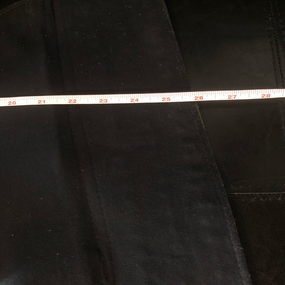 Waist trainer corset. M size. Measures 26 inches in the waist. Barely worn. - Picture 5 of 8